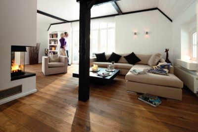 solid-flooring-living-room