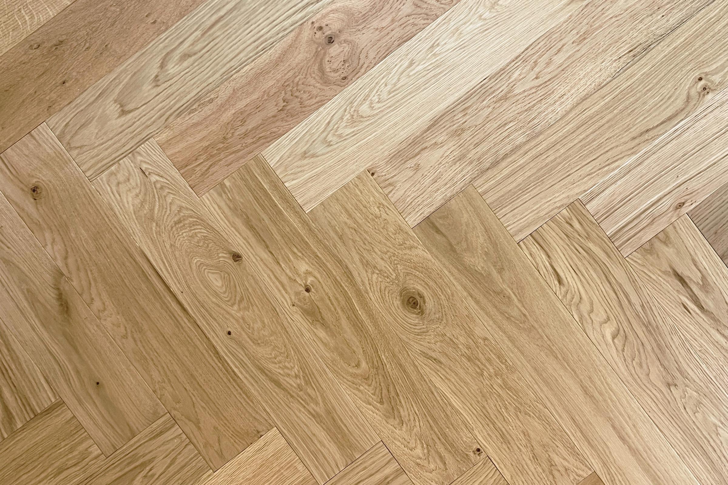 Oak Herringbone 15/4x122x610mm, Brushed, Oiled, Rustic Grade (0.893 ...